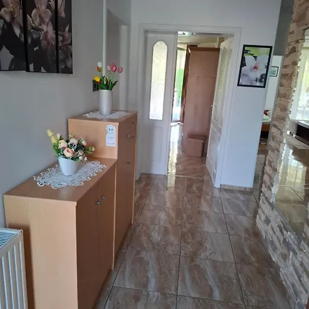 Marti Vendeghaz Tatil Evi